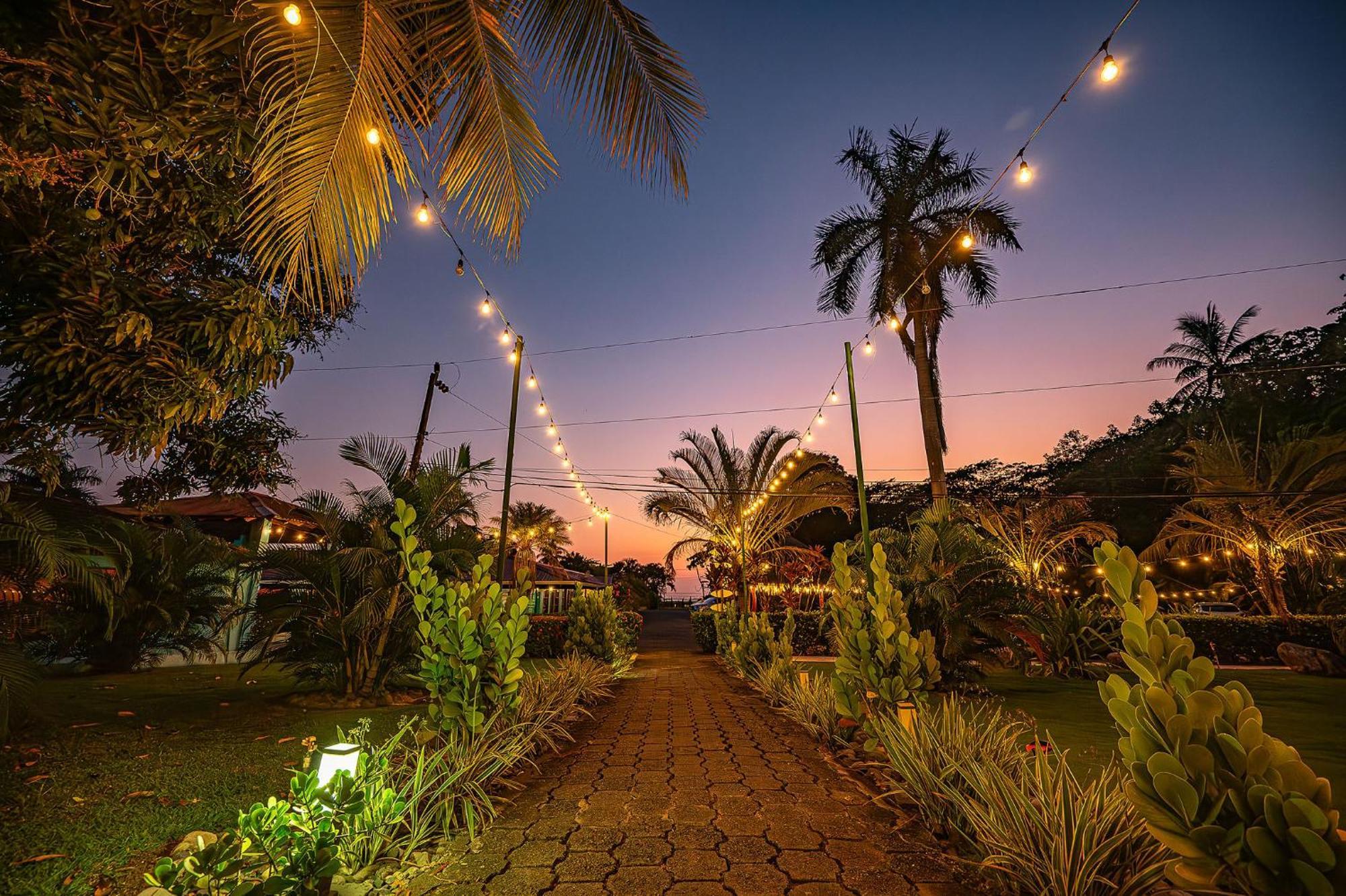 יקו Beach Break Resort & Cr Surf Camp מראה חיצוני תמונה