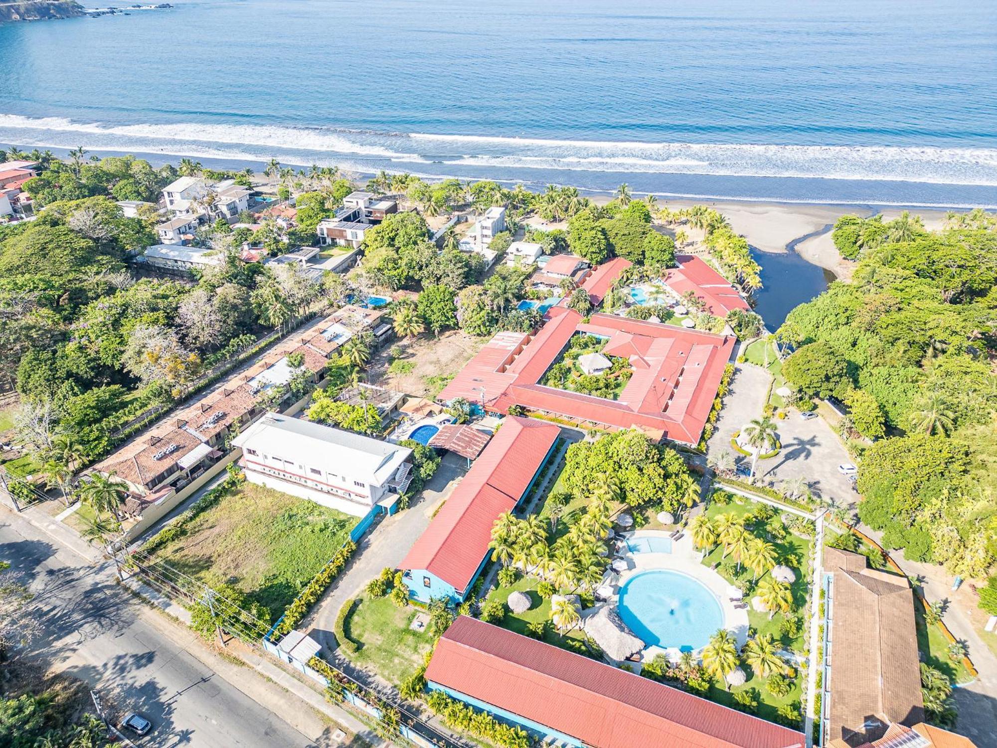 יקו Beach Break Resort & Cr Surf Camp מראה חיצוני תמונה