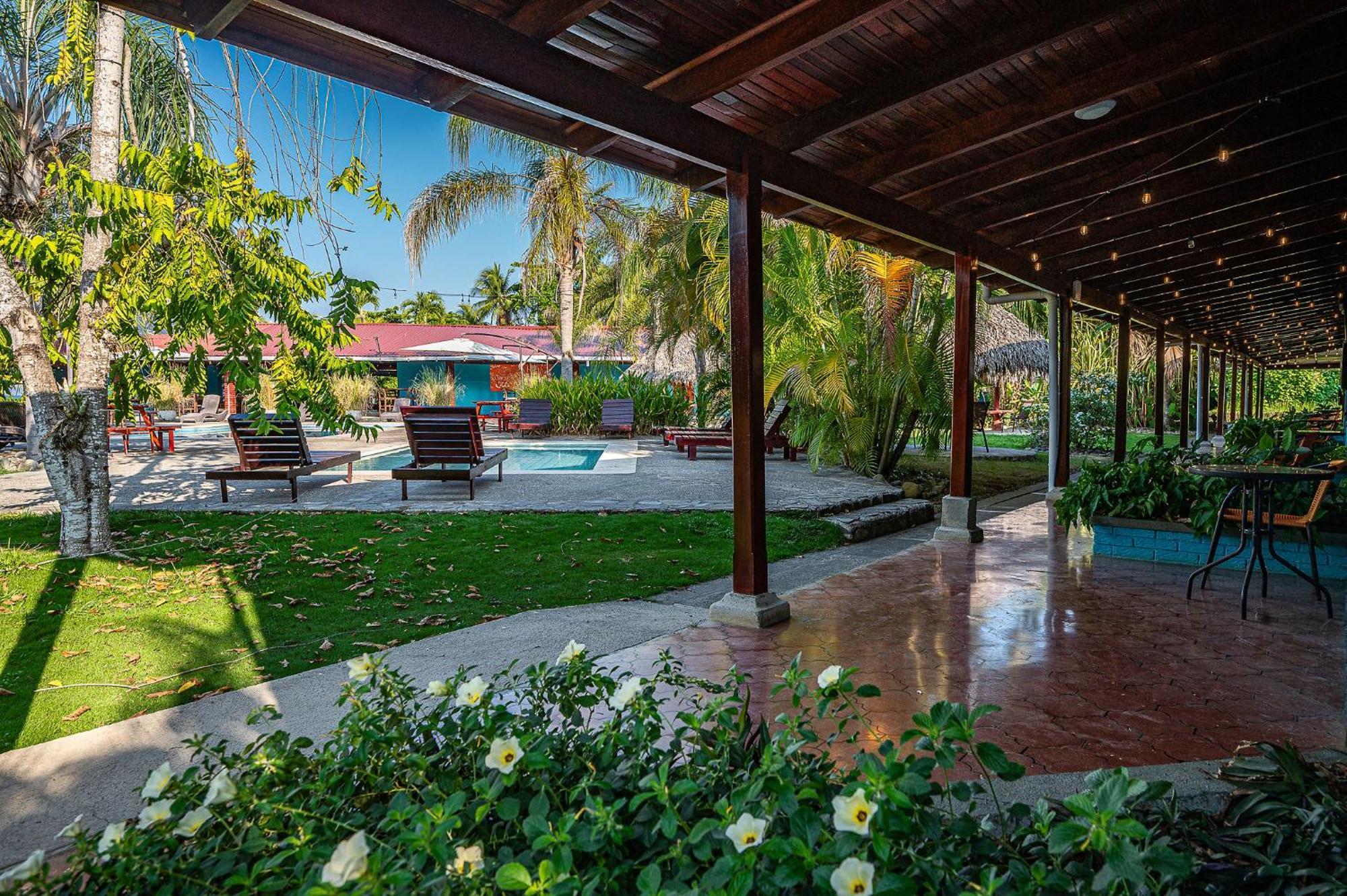 יקו Beach Break Resort & Cr Surf Camp מראה חיצוני תמונה