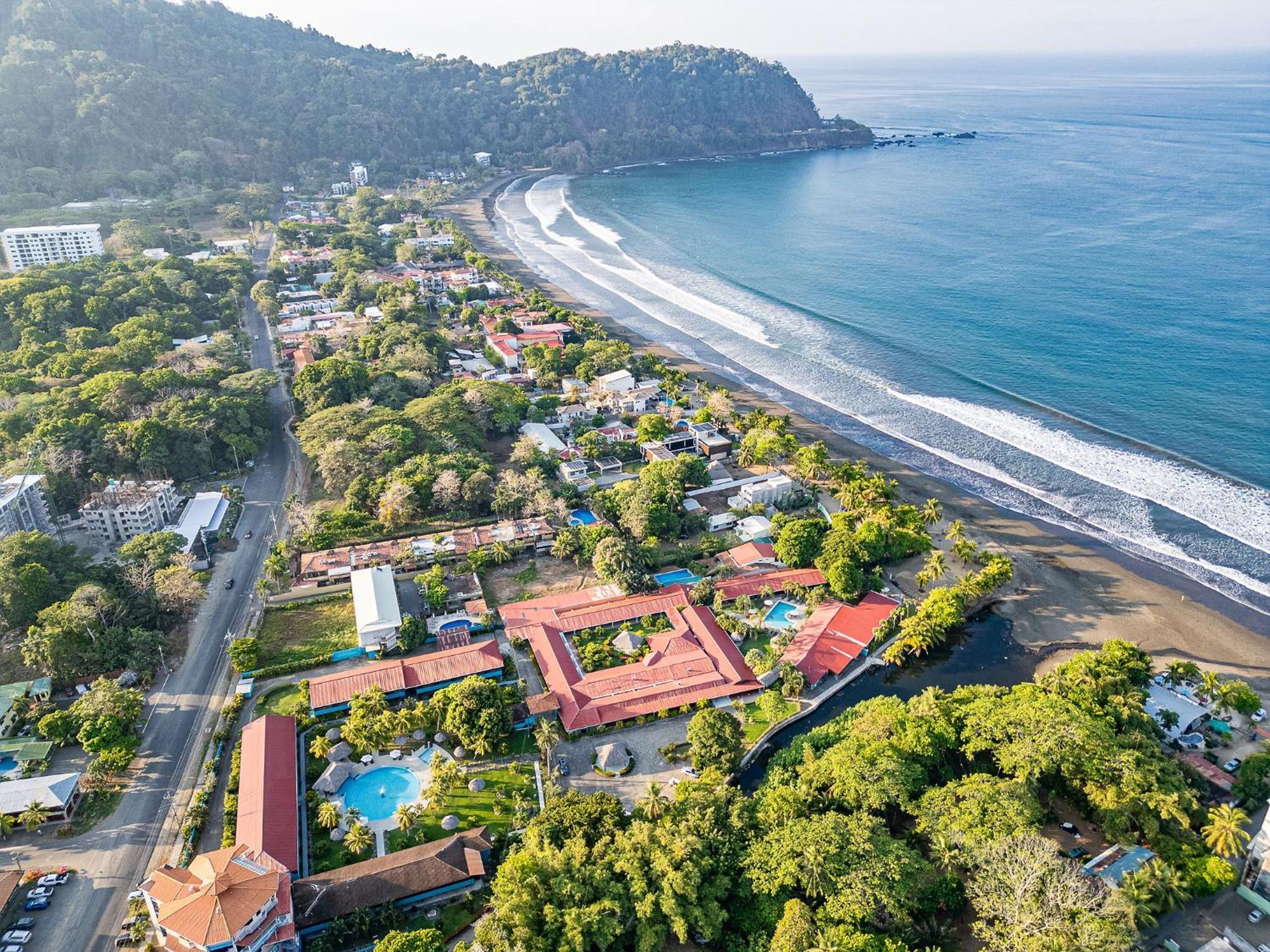 יקו Beach Break Resort & Cr Surf Camp מראה חיצוני תמונה