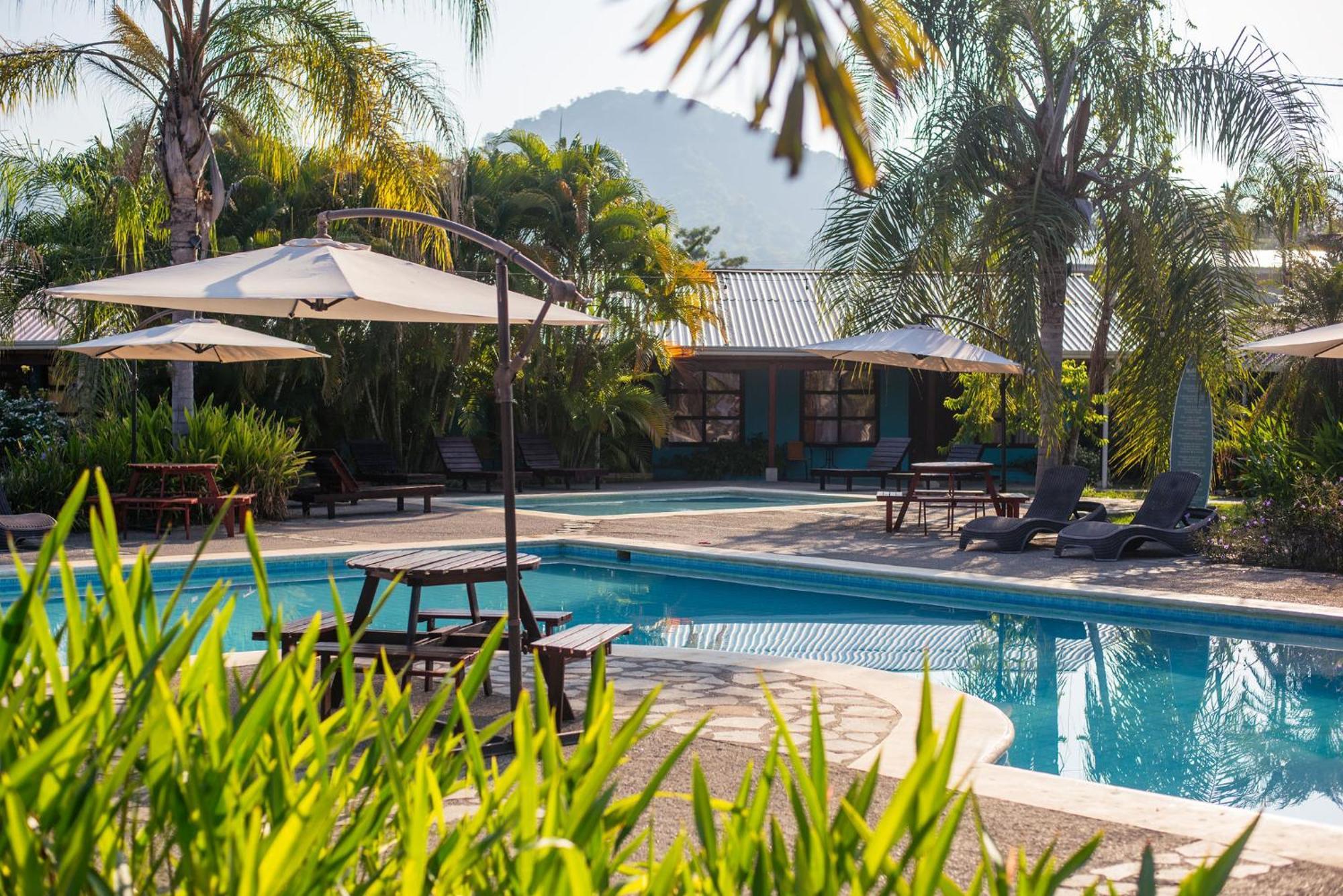 יקו Beach Break Resort & Cr Surf Camp מראה חיצוני תמונה