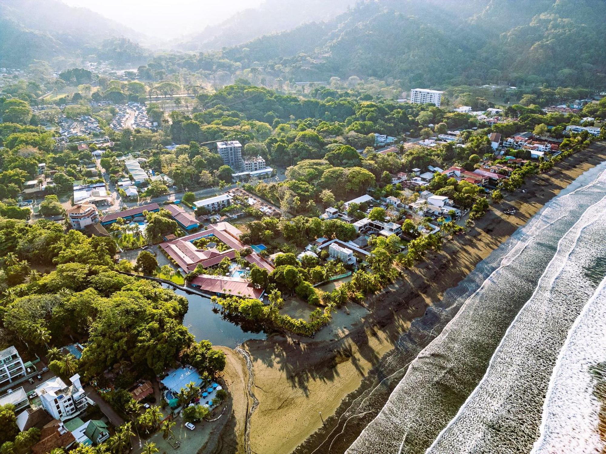 יקו Beach Break Resort & Cr Surf Camp מראה חיצוני תמונה