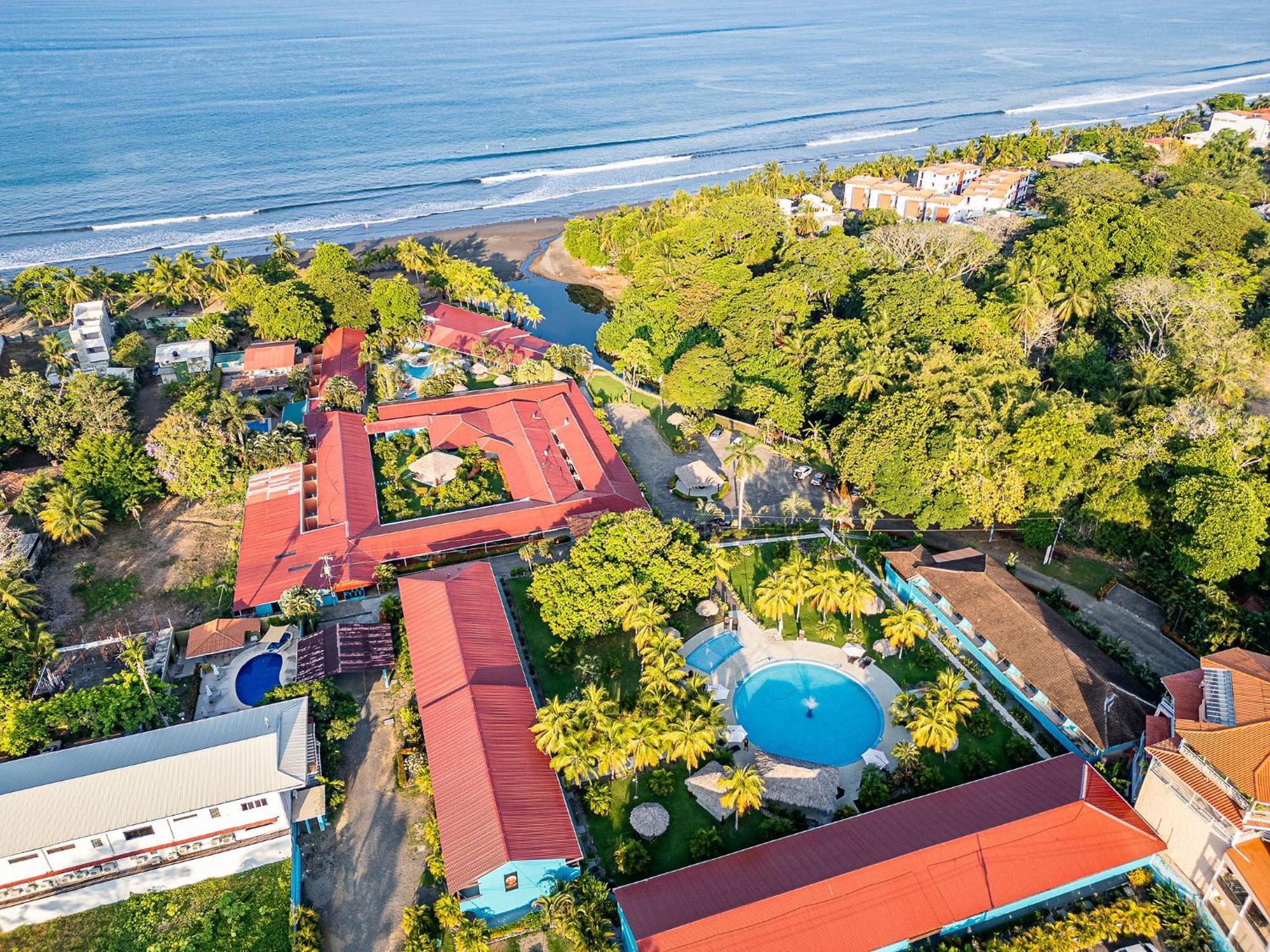 יקו Beach Break Resort & Cr Surf Camp מראה חיצוני תמונה