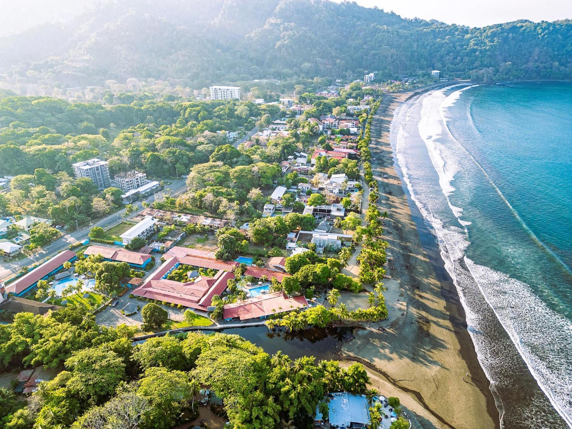 יקו Beach Break Resort & Cr Surf Camp מראה חיצוני תמונה