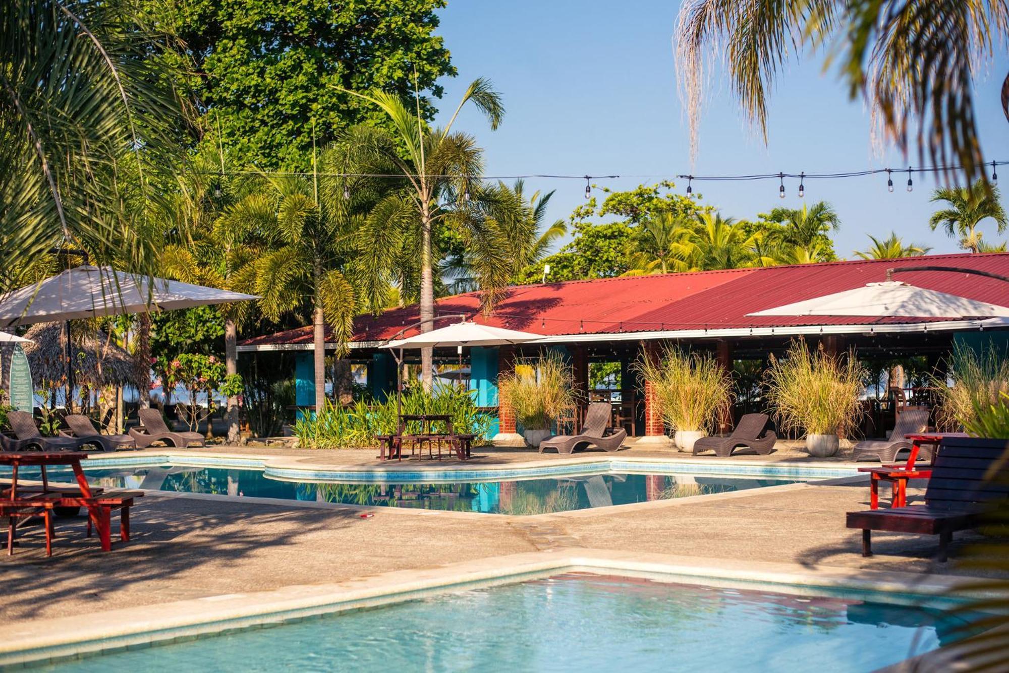 יקו Beach Break Resort & Cr Surf Camp מראה חיצוני תמונה